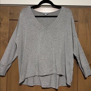 The PURE Collection V-neck bat wing Tee Shirt Womens 8 Grey hi/low hem Basic